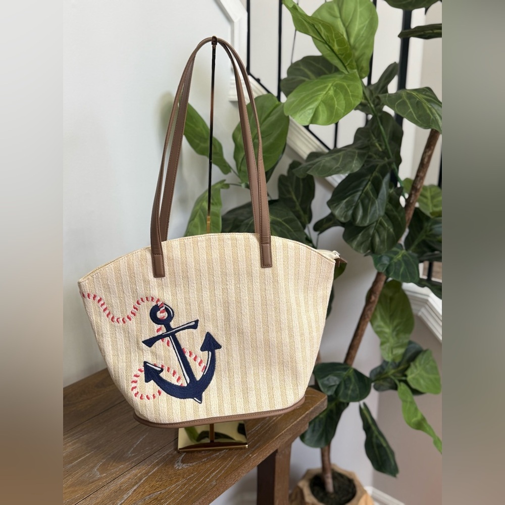 Vera Bradley Beige and Navy Anchor Tote NWT